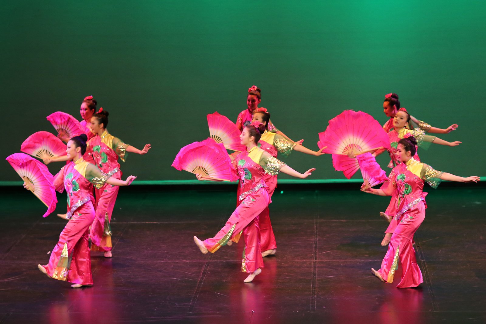 https://upookarihub.com/public/uploads/images/newsimages/maannewsimage23102021_115552_Chinese-Fan-Dance.jpg